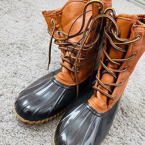Duck boots